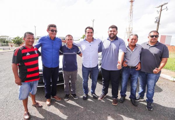 Ciro Nogueira entrega veículos e anuncia novos investimentos em São Luís do Piauí(Imagem:Ascom)