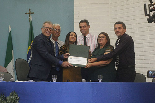 JVC é homenageado com título de cidadania e inaugura praça em São Félix