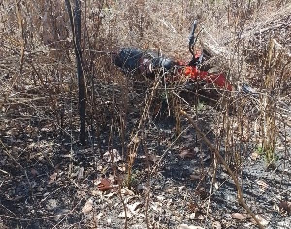Polícia Militar de Floriano recupera motocicleta furtada em matagal próximo ao Mosteiro