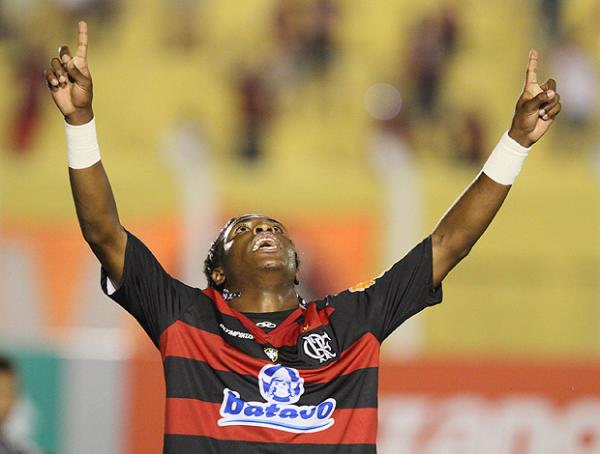 Ataque desencanta, Toró brilha, e Fla derrota o Prudente de virada