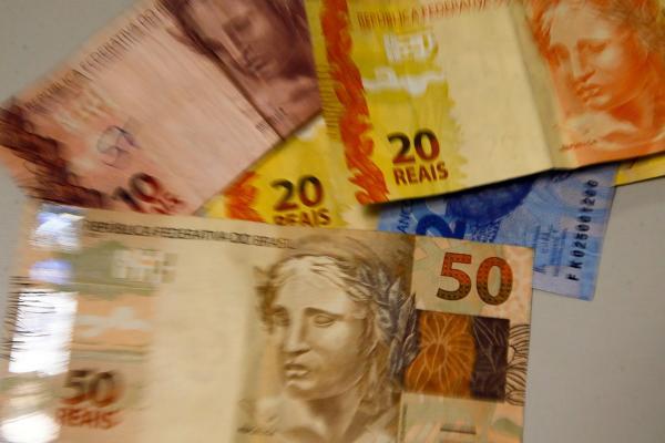 Novo valor do salário mínimo começa a vigorar neste sábado
