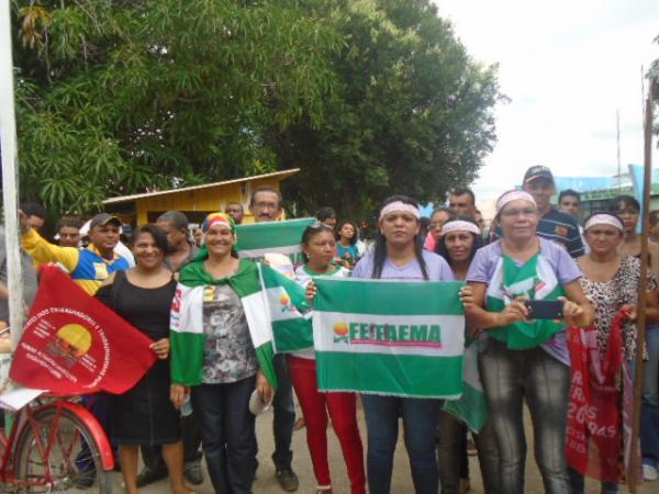 Manifesta&ccedil;&atilde;o contra reformas trabalhista e previdenci&aacute;ria toma ruas de Floriano.(Imagem:FlorianoNews)