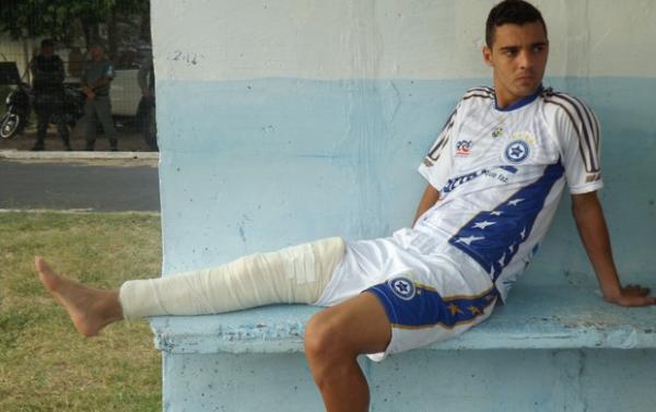 Péricles deve voltar aos treinos em breve e decidirá futuro no Parnahyba