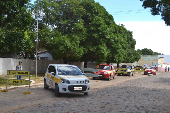Detran realiza exames práticos em Floriano e Marcolândia