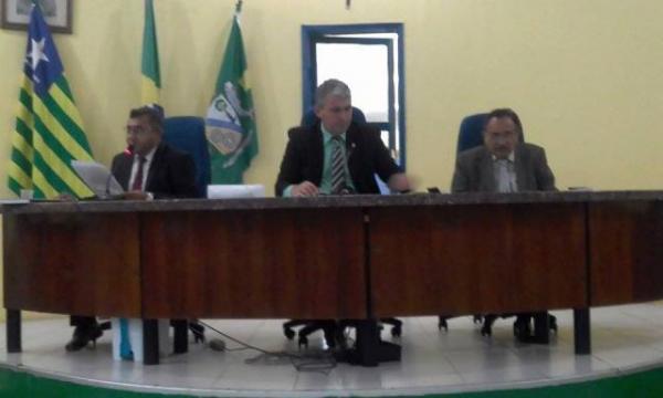 C&acirc;mara Municipal de Floriano realiza sess&atilde;o ordin&aacute;ria da segunda quinzena de mar&ccedil;o.(Imagem:FlorianoNews)