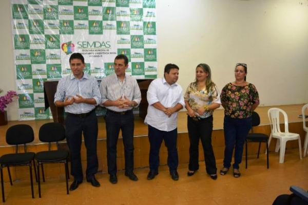 Prefeito Gilberto Júnior discute logística do Programa Olhar Bem