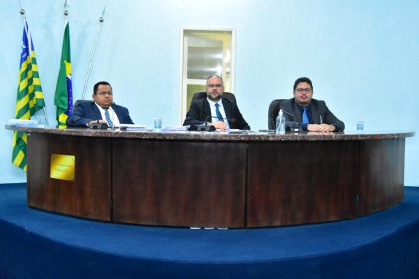 Vereadores de Floriano se preocupam com possível terceirização em hospitais no Piauí