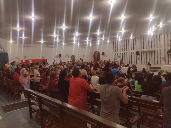 Par&oacute;quia Nossa Senhora das Gra&ccedil;as celebra 20 anos de Ordena&ccedil;&atilde;o Sacerdotal do Frei Erivelton.(Imagem:FlorianoNews)