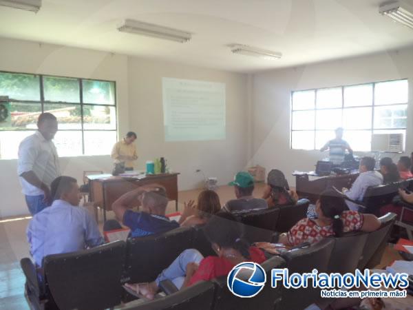FETAG-PI e P&oacute;lo Sindical discutem projeto com representantes dos Sindicatos da regi&atilde;o.(Imagem:FlorianoNews)