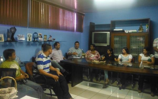 Gleydson Resende preside reuni&atilde;o interna com servidores.(Imagem:FlorianoNews)
