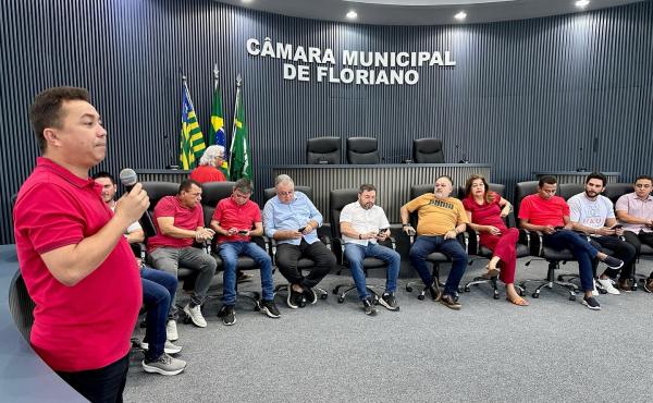 Deputado Dr. Francisco Costa destaca uni&atilde;o e fortalecimento do PT em encontro regional em Floriano(Imagem:Reprodu&ccedil;&atilde;o/Instagram)