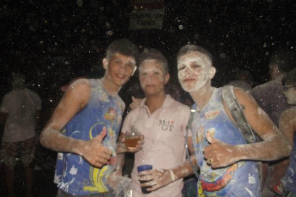 Bloco Os Papeleiros abre carnaval de Bar&atilde;o de Graja&uacute;.(Imagem:FlorianoNews)