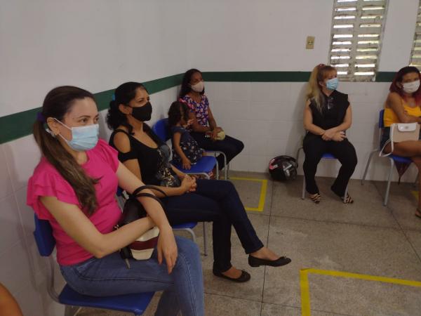 Programa Estadual de Acesso &agrave; Higiene &Iacute;ntima entrega do kits em Floriano.(Imagem:FlorianoNews)