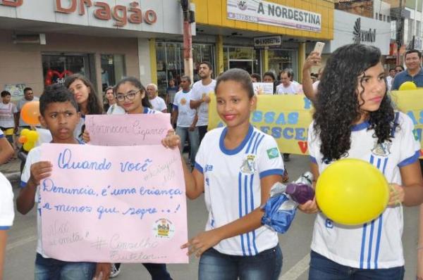 Caminhada encerra a semana de combate ao abuso e explora&ccedil;&atilde;o sexual de crian&ccedil;as e adolescentes.(Imagem:SECOM)