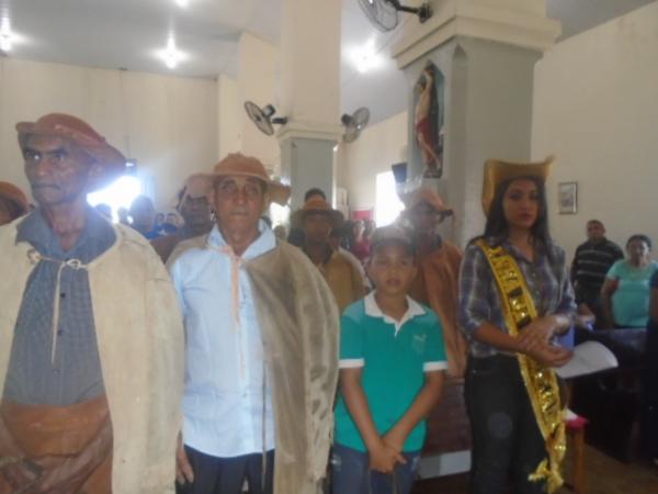Festa do Vaqueiro &eacute; comemorada com missa e cavalgada em Nazar&eacute; do Piau&iacute;.(Imagem:FlorianoNews)