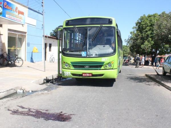 Idoso morre ao ser atropelado por ônibus em avenida de Teresina