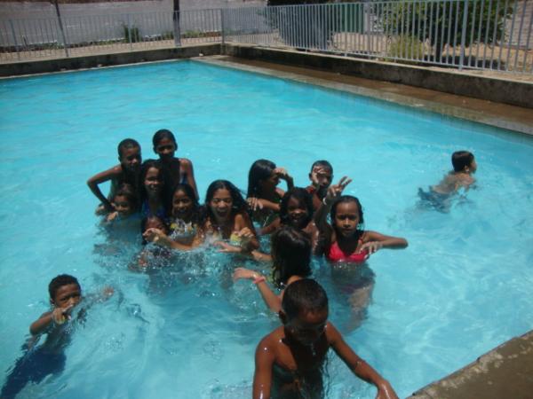 mais uma foto na piscina(Imagem:reda&ccedil;&atilde;o)