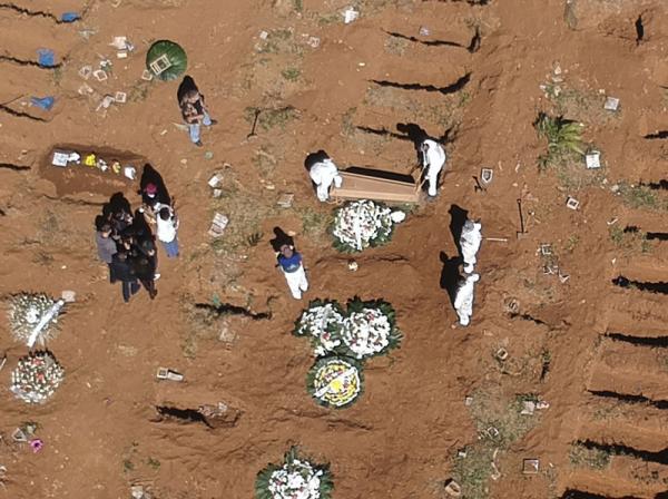 Brasil ultrapassa a marca de mais de mil mortes diárias por coronavírus(Imagem:Reprodução)