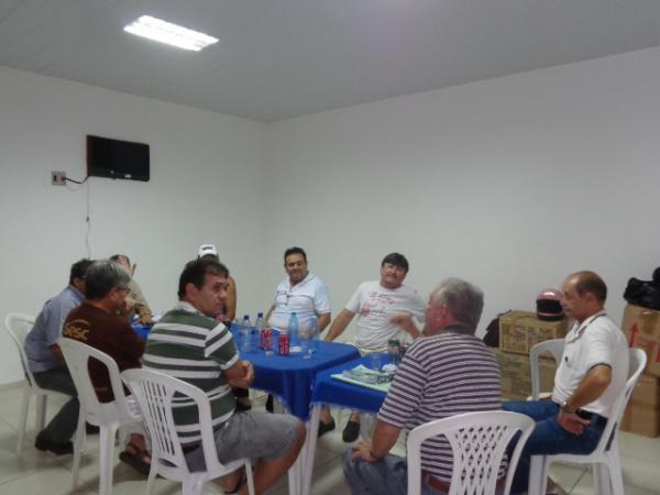 Diretores de clube discutem realização de evento junino em Floriano