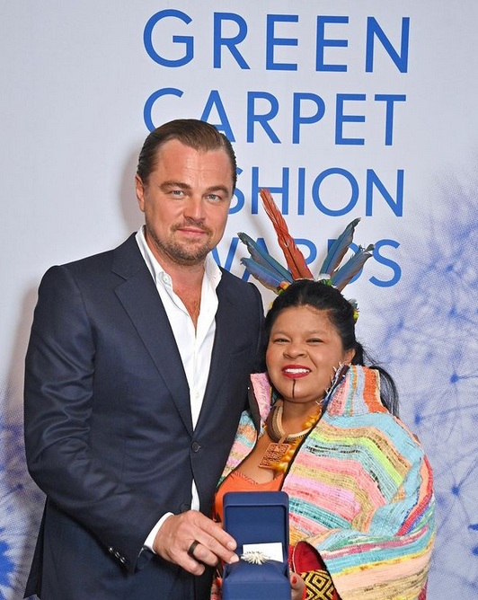 DiCaprio homenageia Sonia Guajajara em evento pré-Oscar