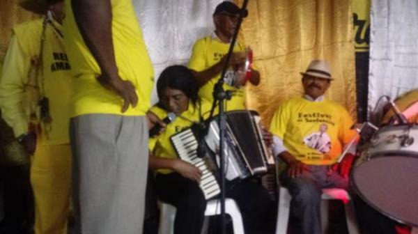 Apresenta&ccedil;&atilde;o da sanfoneira Maria Vit&oacute;ria(Imagem:FlorianoNews)