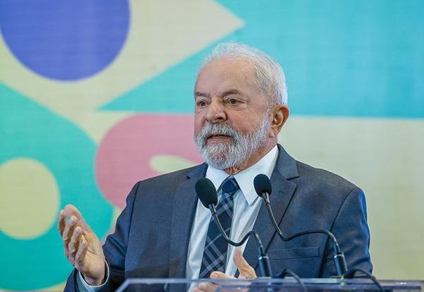 Lula volta a Brasília para desatar nós com Tebet e partidos sobre ministério