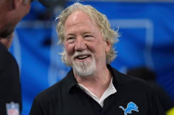 Ator Timothy Busfield é acusado de abuso sexual infantil e tem mandado de prisão emitido nos EUA