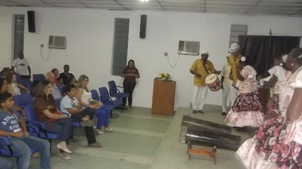  Sonora Brasil apresentou o grupo quilombola Ra&iacute;zes do Bol&atilde;o em Floriano.(Imagem:FlorianoNews)