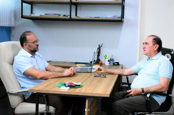 Vereador Joab Curvina e prefeito Antônio Reis traçam planos para o desenvolvimento de Floriano