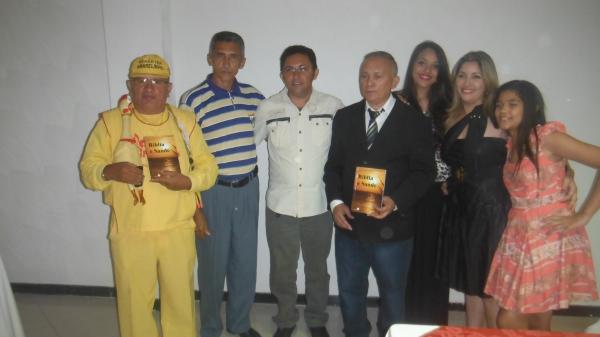 Editora Baraúna lançou o livro Bíblia e Saúde do escritor César Amaral.(Imagem:FlorianoNews)