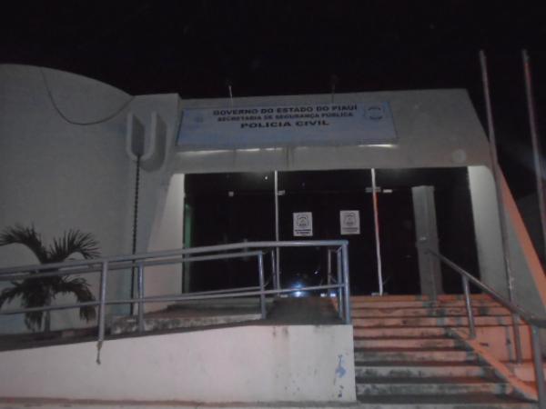 Polícia Militar prende foragido da justiça após arrombamento em Floriano