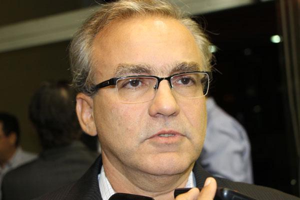 Ministério Público do Estado denuncia prefeito Firmino Filho à Justiça