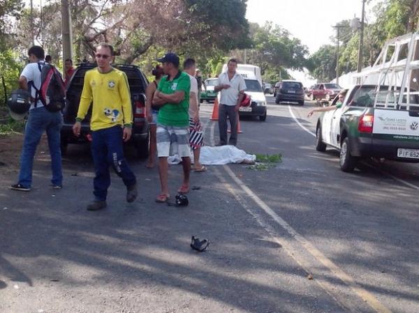 Homem morre após colidir na lateral de caminhão na zona rural de Teresina