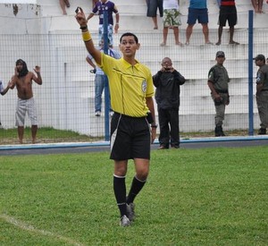 Antônio Dib dos Santos apita decisão do primeiro turno do Piauiense 2014