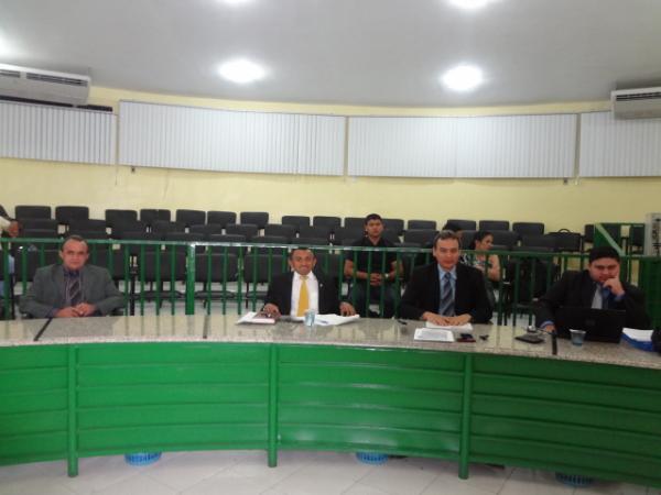 Vereadores Flavio Henrique (PTB), Carl&atilde;o (PTB), Everaldo e Andr&eacute; Melo (PT).lvas (PSB) e (Imagem:FlorianoNews)