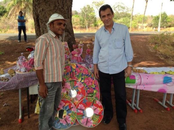 Prefeito participa do encerramento do curso de artesanato na comunidade Buqueir&atilde;o.(Imagem:Secom)