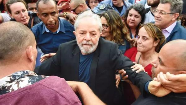 PF indicia Lula sob suspeita de propina de R$ 4 milhões da Odebrecht a instituto