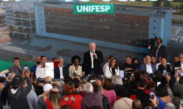 Presidente inaugurou hoje novas instala&ccedil;&otilde;es da Unifesp em Osasco.(Imagem:Rovena Rosa/Agencia Brasil)