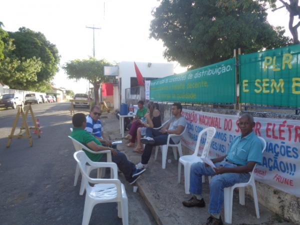 Funcionários da Eletrobrás realizam paralisação em Floriano