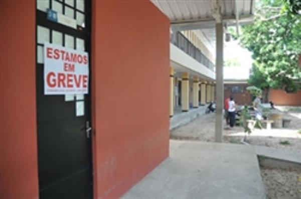 Greve suspende início do período na UFPI