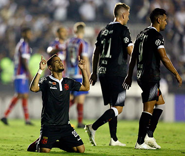 Vasco bate Bahia em casa e sai da zona de rebaixamento