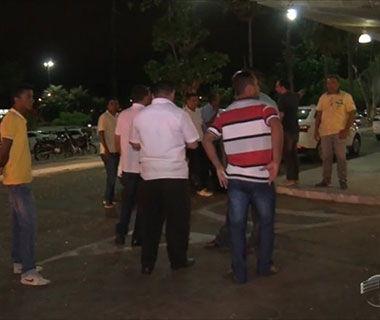 Motorista de Uber e taxistas entram em conflito na rodoviária da capital