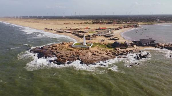 Jovem de 26 anos morre afogado na praia da Pedra do Sal, litoral do Piauí