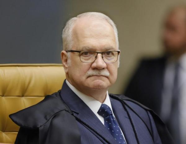 Edson Fachin é eleito presidente do TSE; Moraes assume em agosto