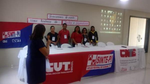 Sinte Regional de Floriano realiza semin&aacute;rio sobre valoriza&ccedil;&atilde;o dos servidores.(Imagem:FlorianoNews)