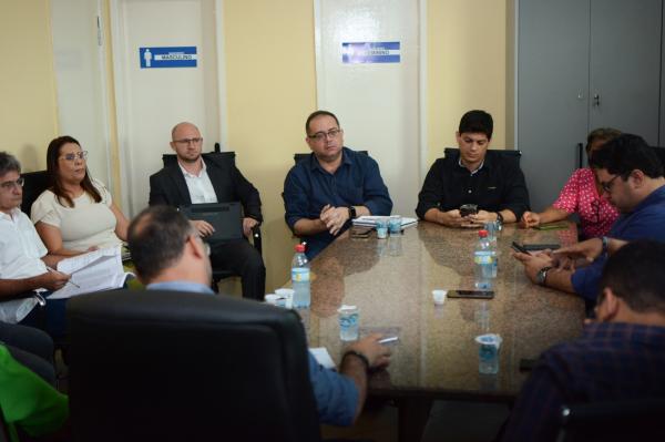 Reunião na Câmara Municipal de Floriano discute a LOA 2024