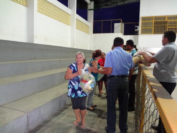 Semana Santa: Famílias são beneficiadas com cestas básicas