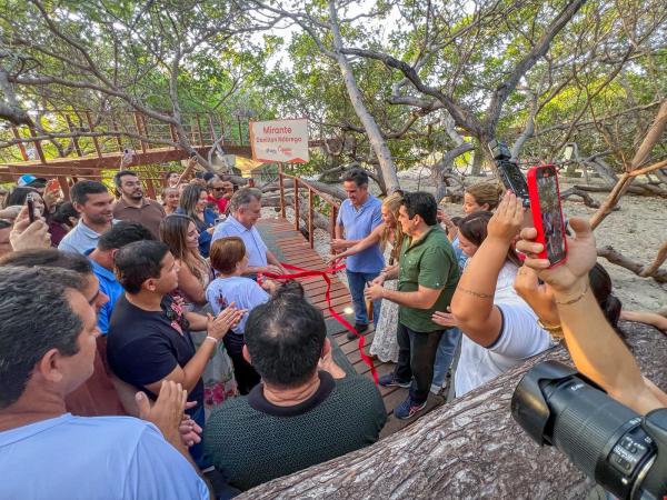 Mirante de Cajueiro da Praia, nova atração turística, é inaugurado por Ciro Nogueira