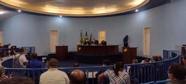 C&acirc;mara de Floriano encerra ano Legislativo com aprova&ccedil;&atilde;o de projeto que cria cargos comissionados.(Imagem:FlorianoNews)