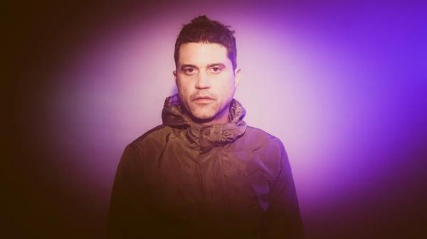 Lirinha programa para 28 de abril álbum solo com "visão cósmica de multi horizontes"